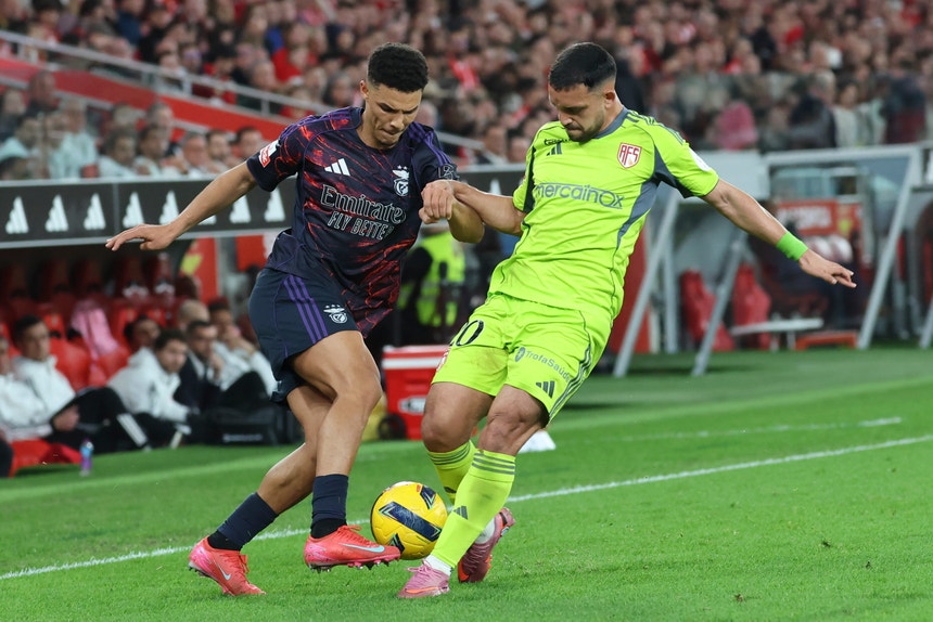 Imagem de Alexander Bah regressa aos relvados após um ano e 13 dias