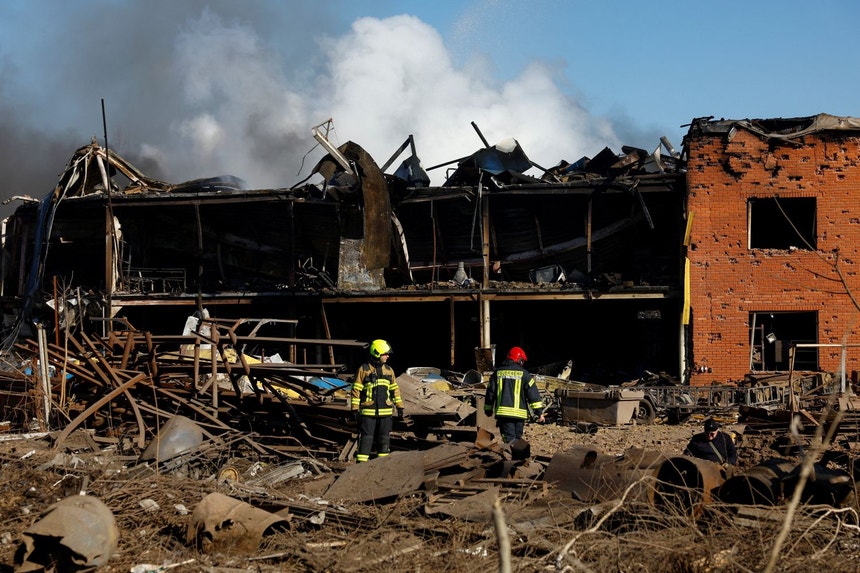 Imagem de Guerra na Ucrânia. Pelo menos quatro mortos em ataque russo contra a região de Kiev