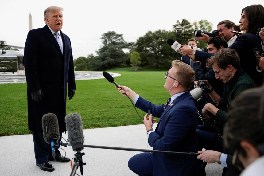 Imagem de Juiz ordena restabelecimento do acesso à Casa Branca a três órgãos de imprensa barrados por Trump