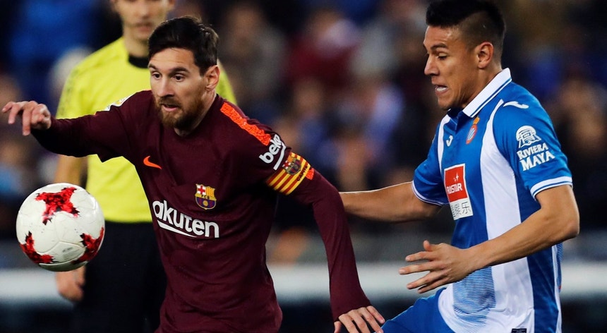 Messi falhou uma grande penalidade frente a Diego López
