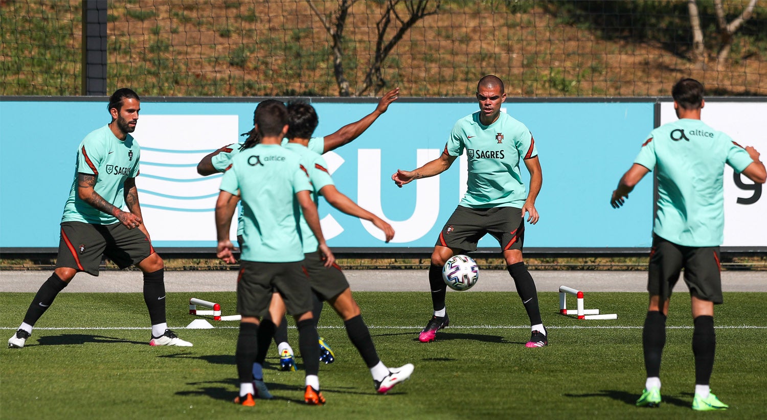 Jogadores E Staff Da Selecao Portuguesa Testam Negativo A Covid