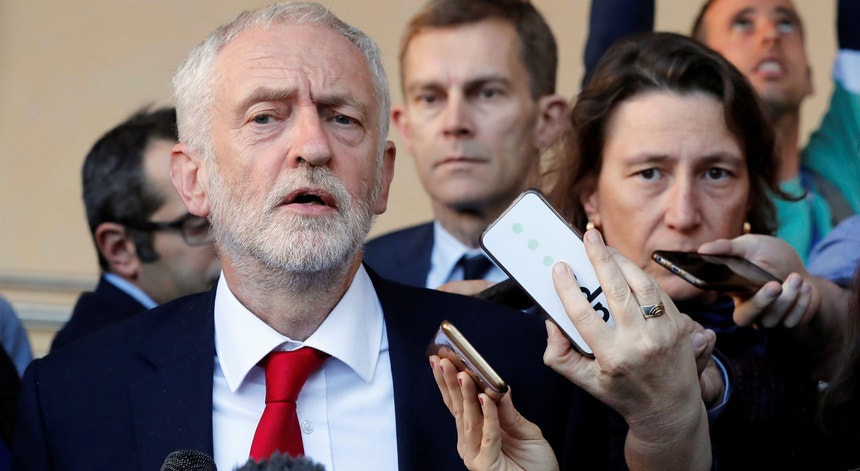Jeremy Corbyn admitiu o antissemitismo no partido só após meses de pressão, tendo então pedido desculpa pela dor causada
