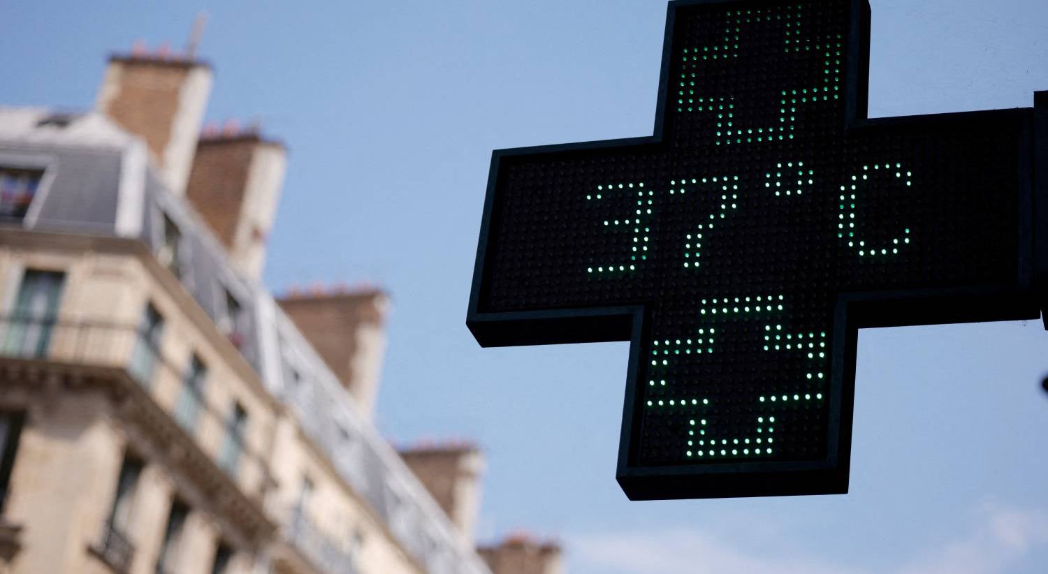 Portugal braces for intense heatwave with temperatures reaching 44°C