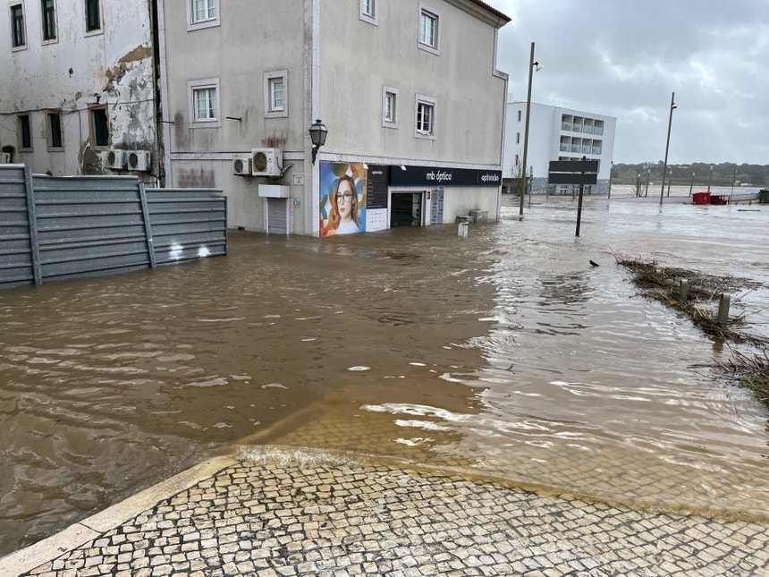 Imagem ilustrativa: Mau tempo. Governo adianta 75 milhões para municípios recuperarem equipamentos