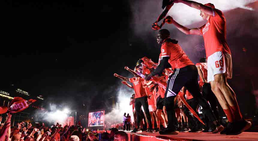 Benfica sagra-se campeão nacional de futebol. Acompanhe a festa do título