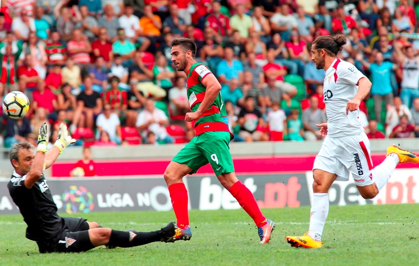 Marítimo vence Desportivo das Aves com "bis" de Rodrigo Pinho