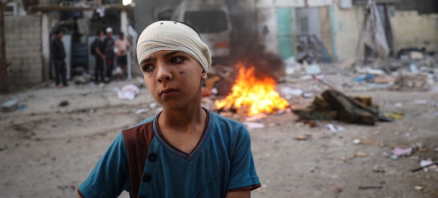 Mundo atinge em 2024 novo recorde de crianças a viver em zonas de conflito