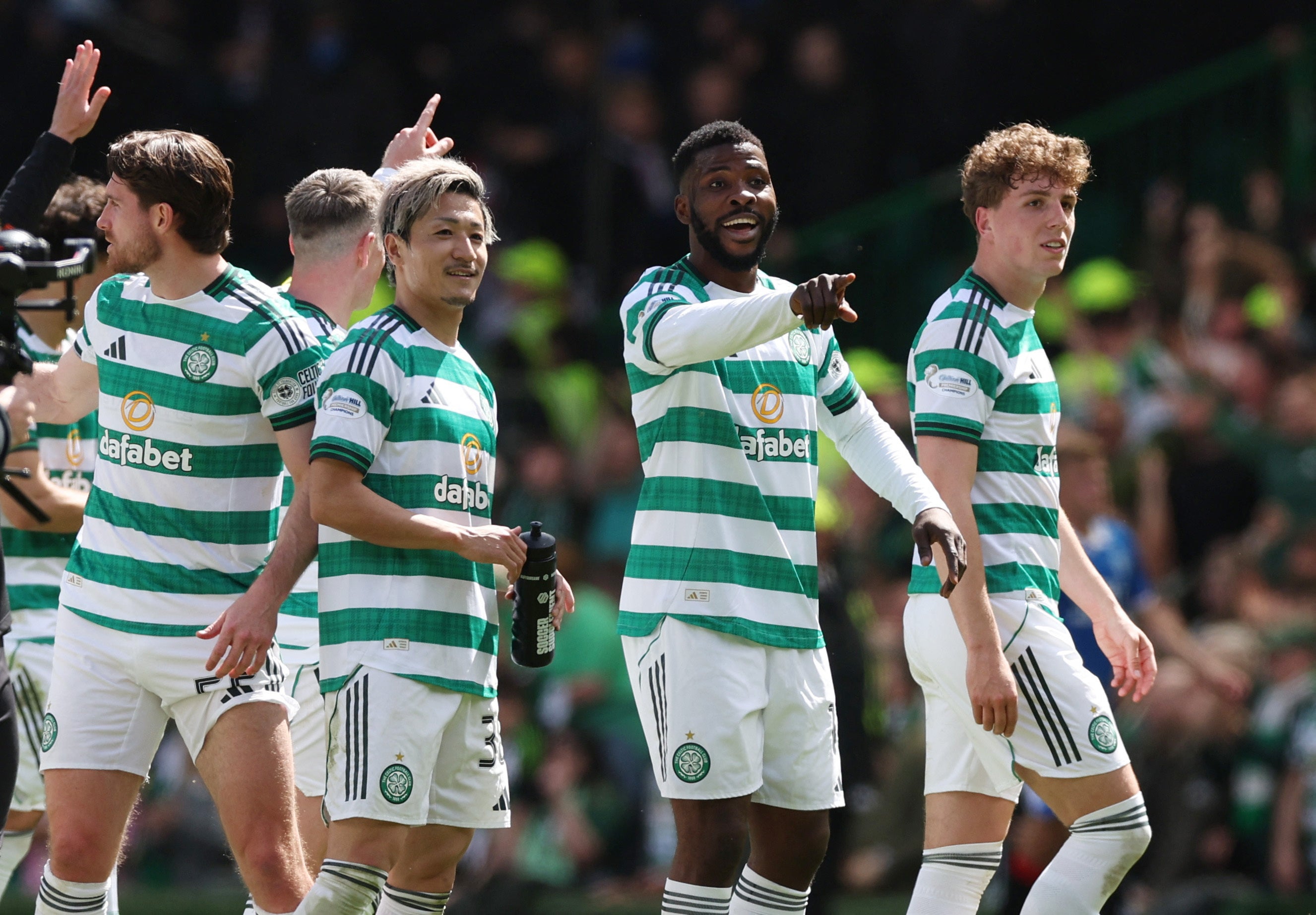 Celtic vence nos descontos e decide título escocês com líder Hearts na última jornada