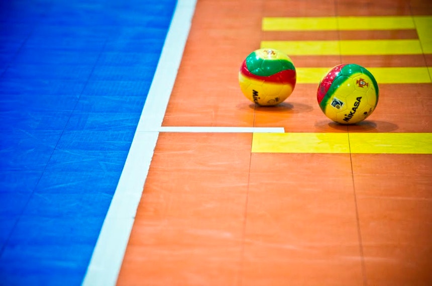 Imagem de Espanha e Bélgica asseguram entradas fortes na competição