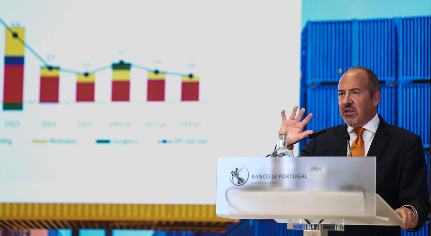 Banco de Portugal revê crescimento da economia em alta para 2,3%