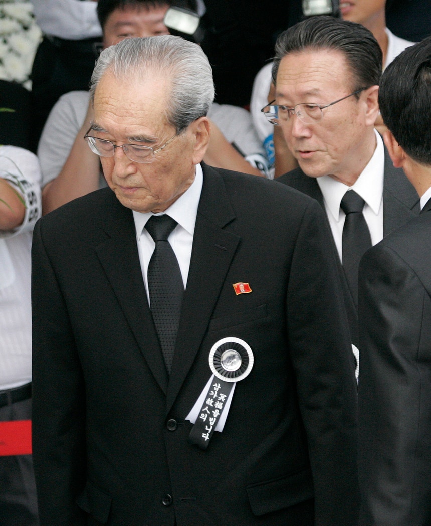 Kim Ki-nam (à esquerda), em 2009, no funeral do ex-presidente sul-coreano Kim Dae-jung 
