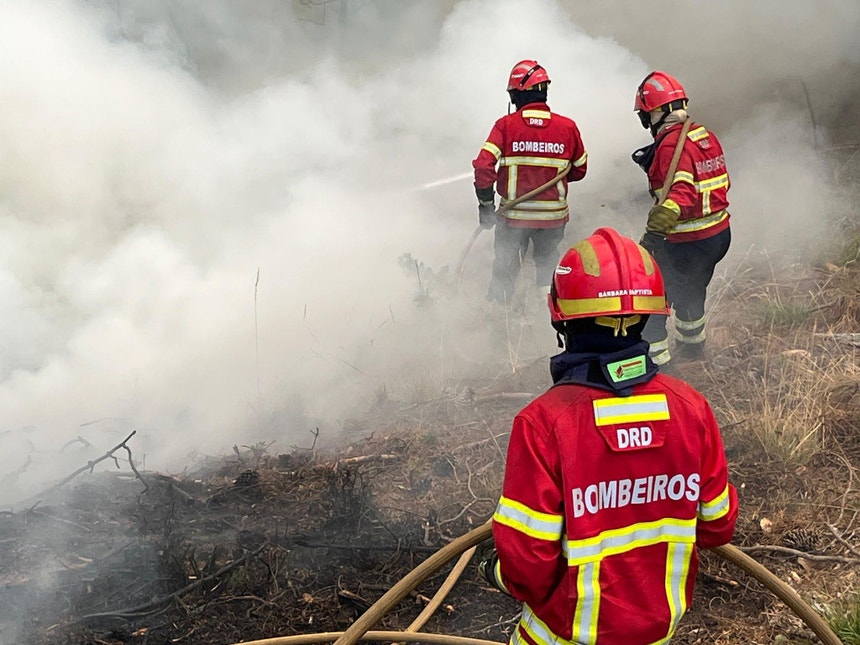 Imagem de Fogo em Loulé dominado