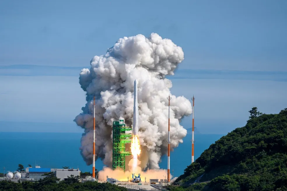 Seul coloca 15 satélites em órbita com recurso ao foguetão sul-coreano Nuri