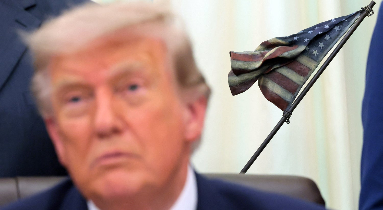 "A vencer como nunca"? Economia abranda e desemprego acelera na América de Trump