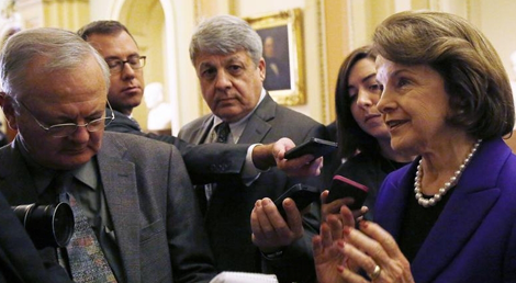 Senadora Dianne Feinstein Presidente da Comiss&atilde;o do senado sobre Servi&ccedil;os de informa&ccedil;&atilde;o. O Relat&oacute;rio da Comiss&aacute;o concluiu que o Programa da CIA para deter e interrogar suspeitos de terrorismo n&atilde;o contribuiu para a obten&ccedil;&atilde;o de informa&ccedil;&otilde;es relevantes na Guerra ao Terror Fonte: Reuters