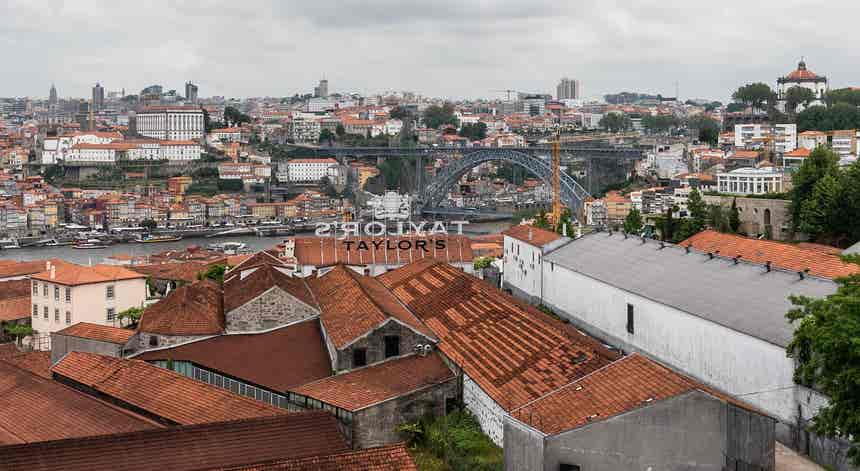 Agresses no Porto contra imigrantes tero ligaes a grupo de extrema-direita