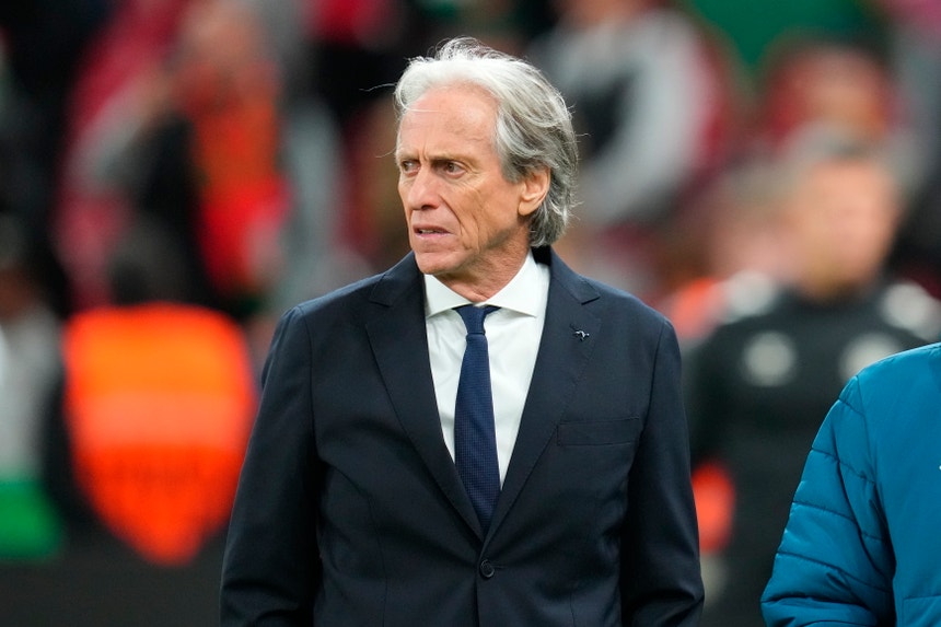 Imagem de Noruega é próximo adversário. Jorge Jesus acarinhado por adeptos no Porto