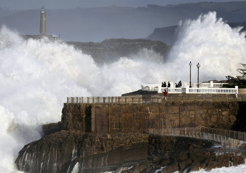 A agitação marítima afeta quase todo o litoral
