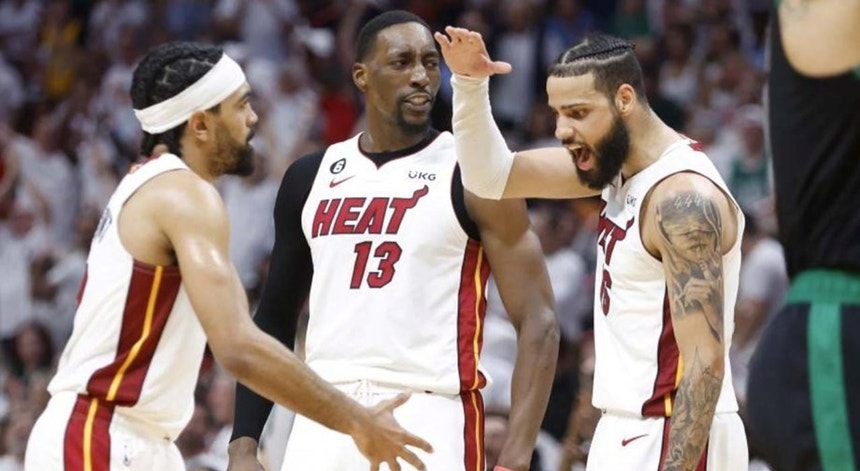 Os basquetebolistas dos Miami festejaram o apuramento para a final da NBA
