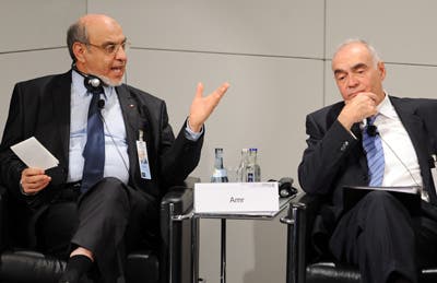Hamadi Jebali e Muhammad Kamal Amr, Ministro dos Negócios Estrangeiros. Por Tobias Hase/EPA Tobias Hase/EPA