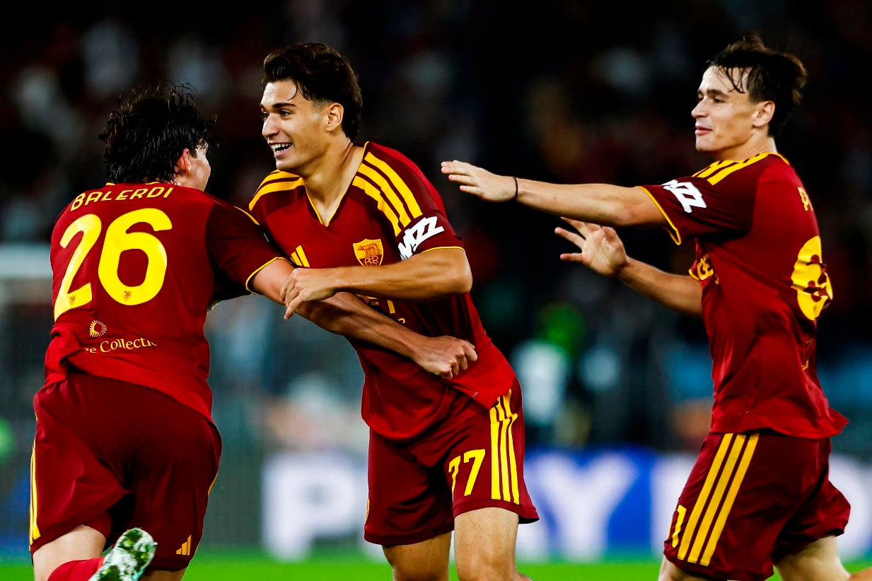 Roma regressa aos triunfos e sobe provisoriamente ao segundo lugar
