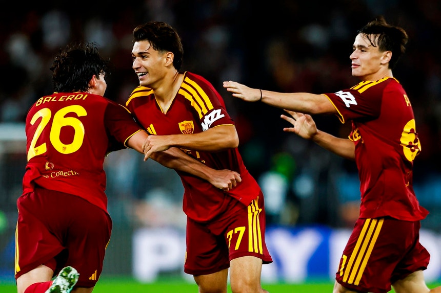 Imagem de Roma regressa aos triunfos e sobe provisoriamente ao segundo lugar