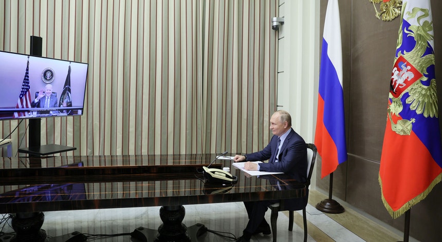 Treffen mit Putin.  Biden fordert Abbau der Spannungen mit der Ukraine und droht mit Sanktionen