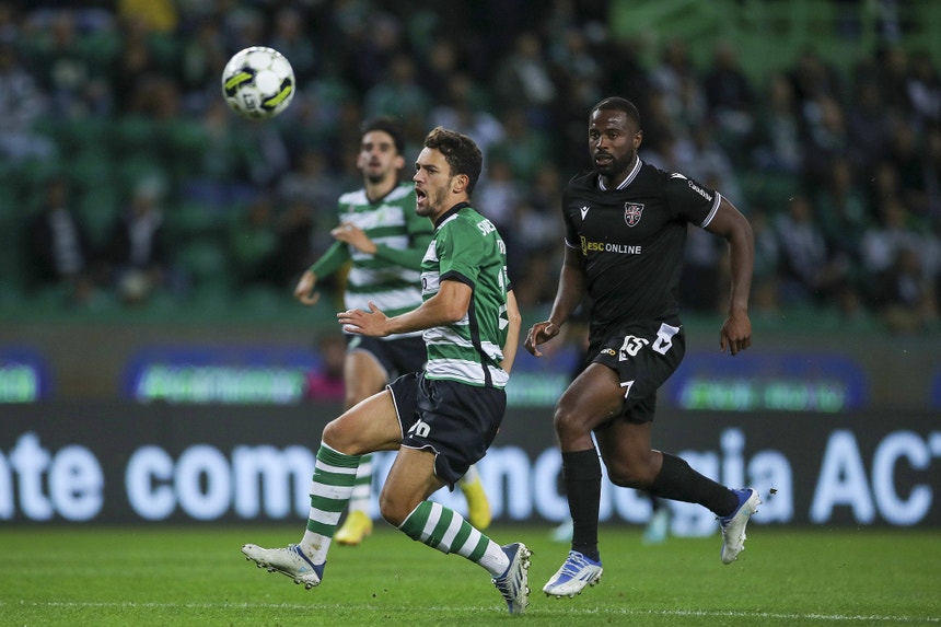 FC Porto empata com Casa Pia e desce para terceiro no campeonato