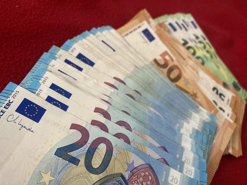 Imagem de UGT reivindica salário mínimo nacional acima de mil euros em janeiro