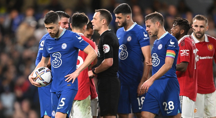 Casemiro marca o primeiro pelo United e garante empate com Chelsea