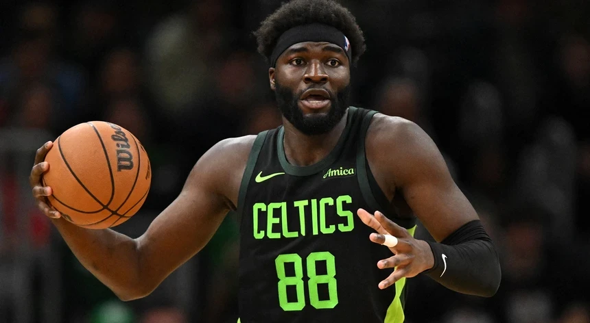 Imagem de Queta marca quatro pontos na derrota dos Celtics perante os 76ers