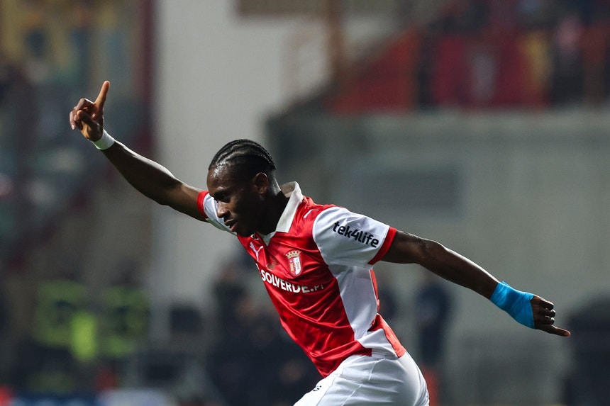 Imagem de Braga e Vitória numa final histórica da Taça da Liga com treinadores a pedir 