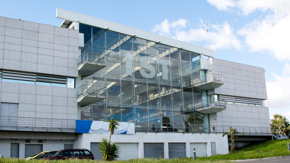 Imagem de Do espaço à Defesa. Laboratório IST NanoSatLab pode e quer ajudar Portugal