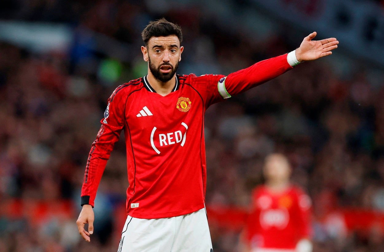 Bruno Fernandes eleito melhor futebolista da Liga inglesa de 2025/26