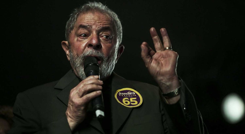 Lula da Silva admite candidatura em 2018

