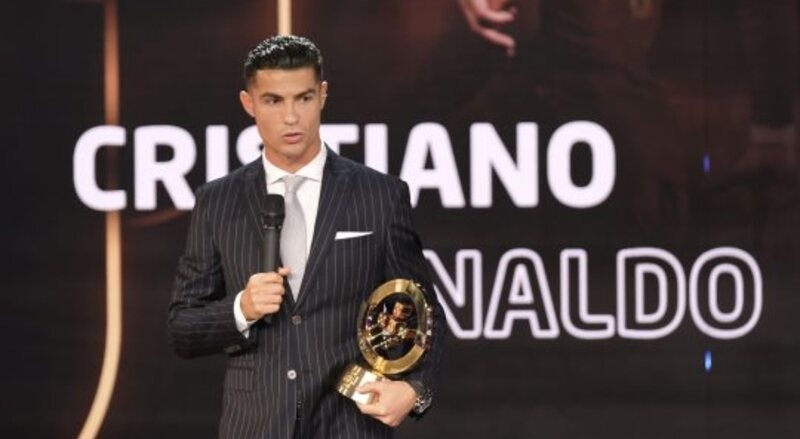 Cristiano Ronaldo recebeu as Quinas de Ouro 2022 e disse que quer representar a seleção, pelo menos, até 2024
