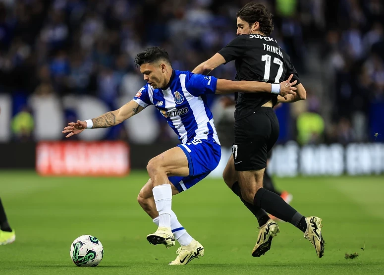 A final da Taça reedita o confronto entre "dragões" e "leões"
