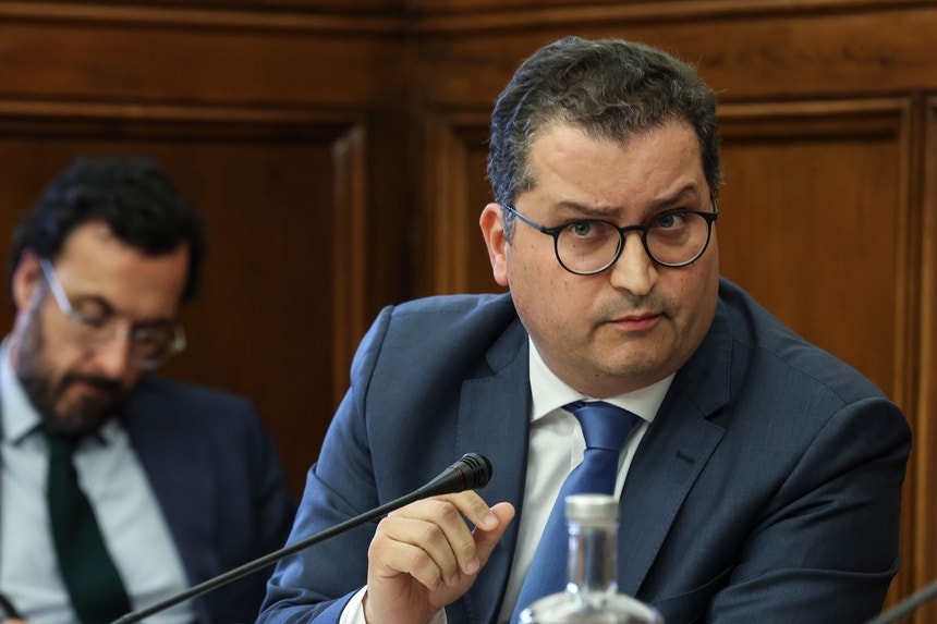 Joaquim Miranda Sarmento responde aos deputados na sua estreia perante a COFAP enquanto ministro das Finanças
