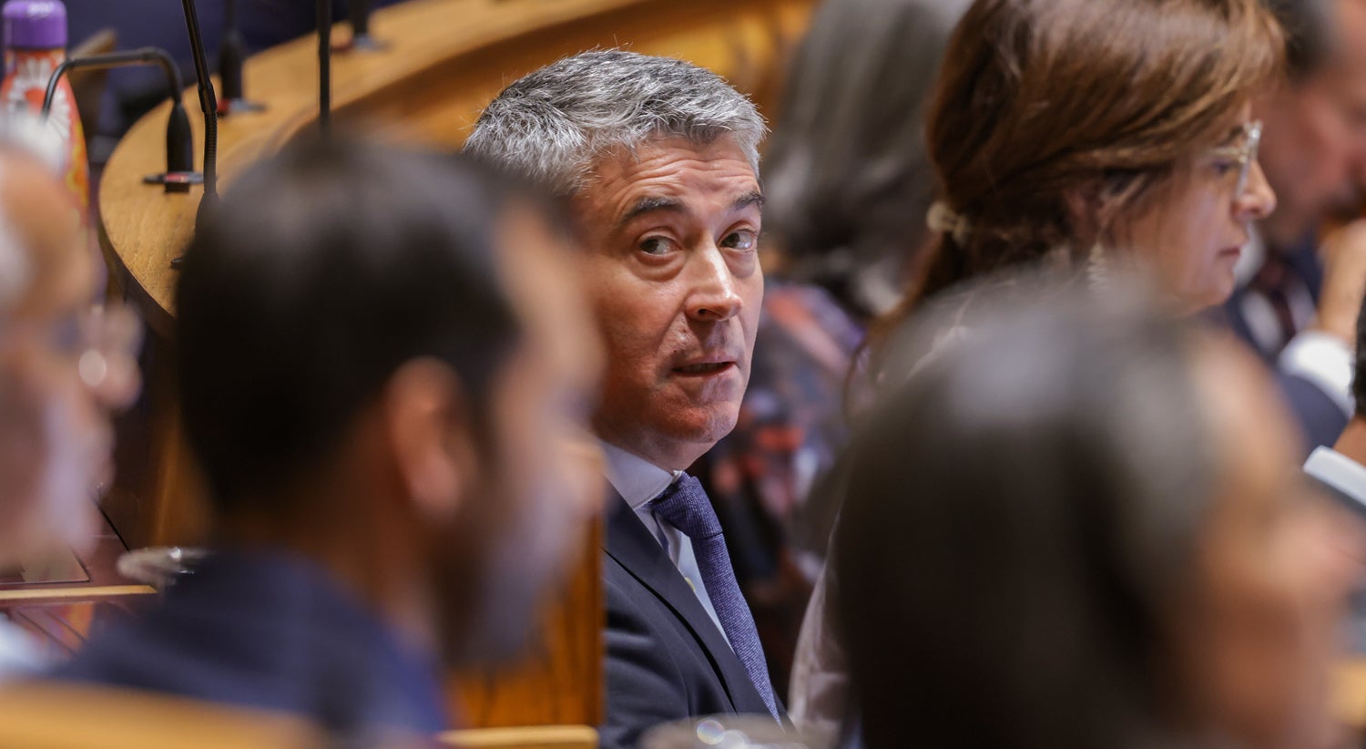 Carneiro vai propor aos órgãos do partido abstenção do PS