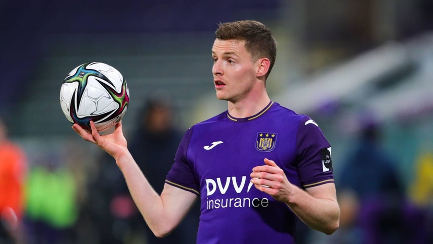 Sergio Gomez troca o Anderlecht pelo Manchester City
