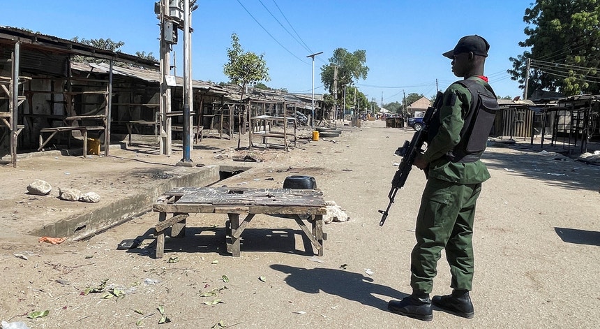 Imagem de Máquina militar dos Estados Unidos ataca posições associadas ao Estado Islâmico na Nigéria