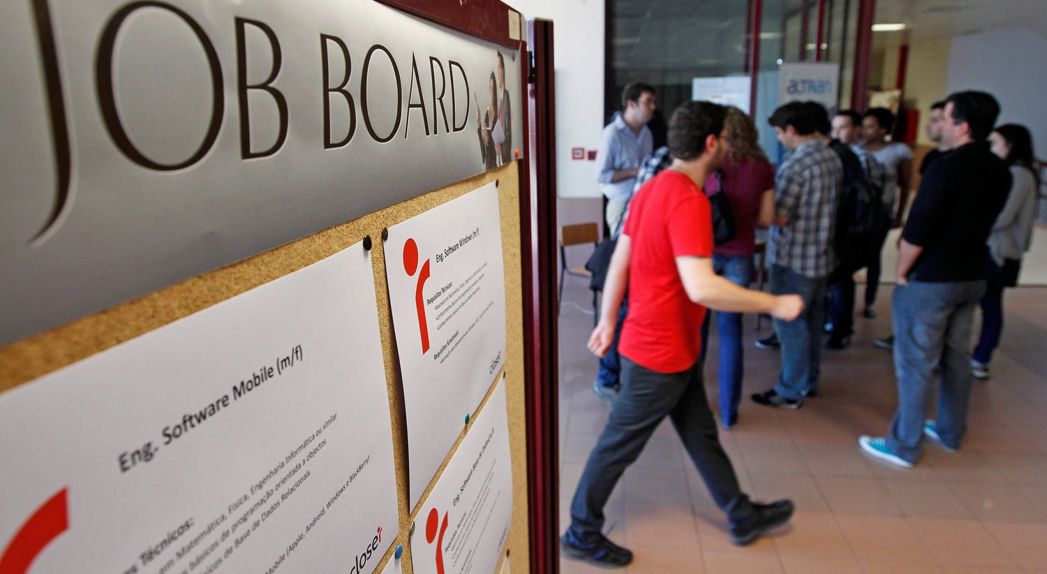 Jovens cada vez mais longe da classe m�dia