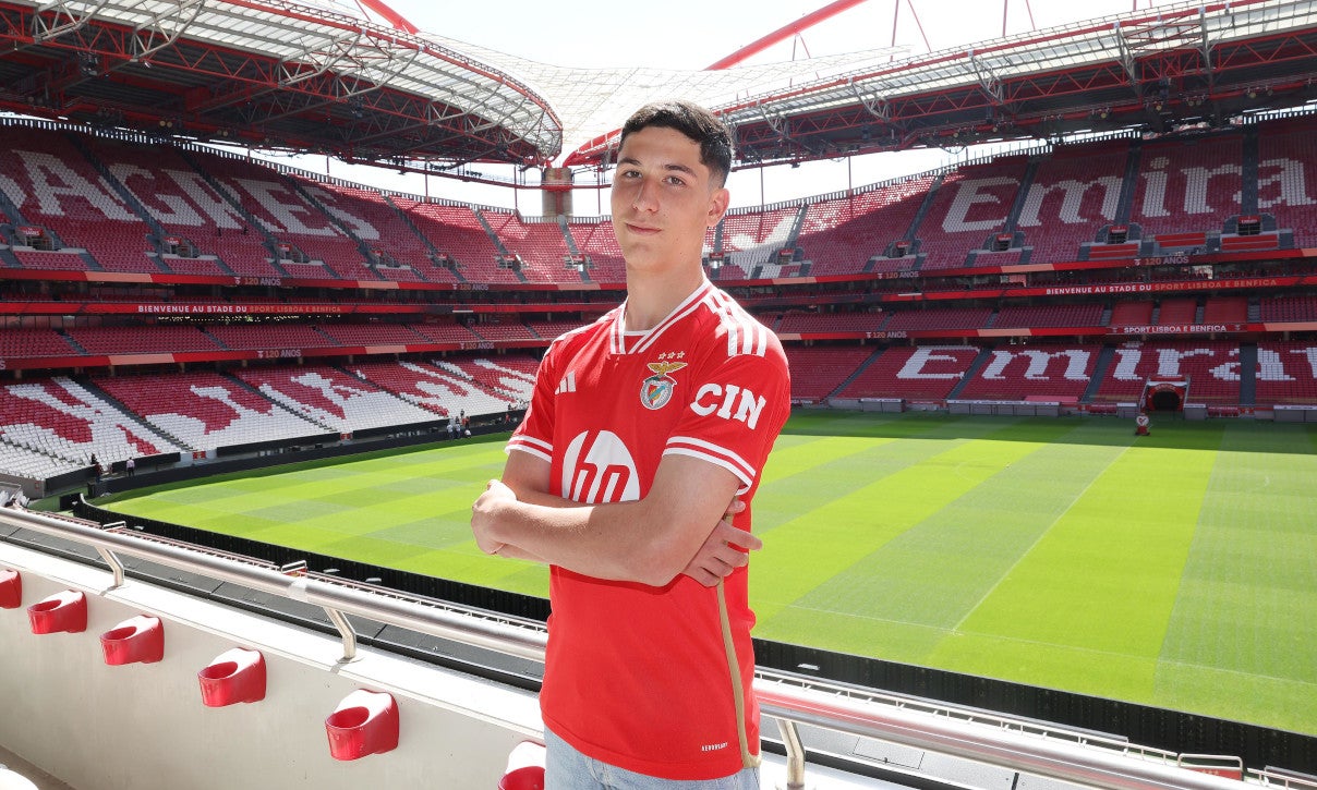 Benfica renova com José Neto, campeão mundial sub-17, até 2031