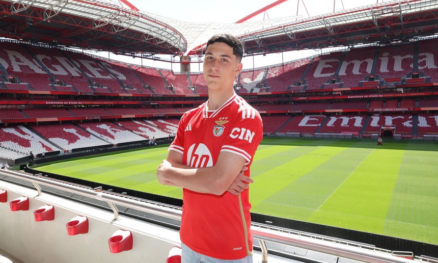 Benfica renova com José Neto, campeão mundial sub-17, até 2031