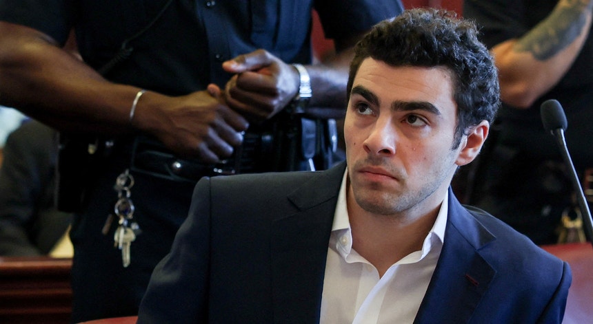 Imagem ilustrativa: Homem detido por tentar fazer-se passar por agente do FBI e libertar Luigi Mang