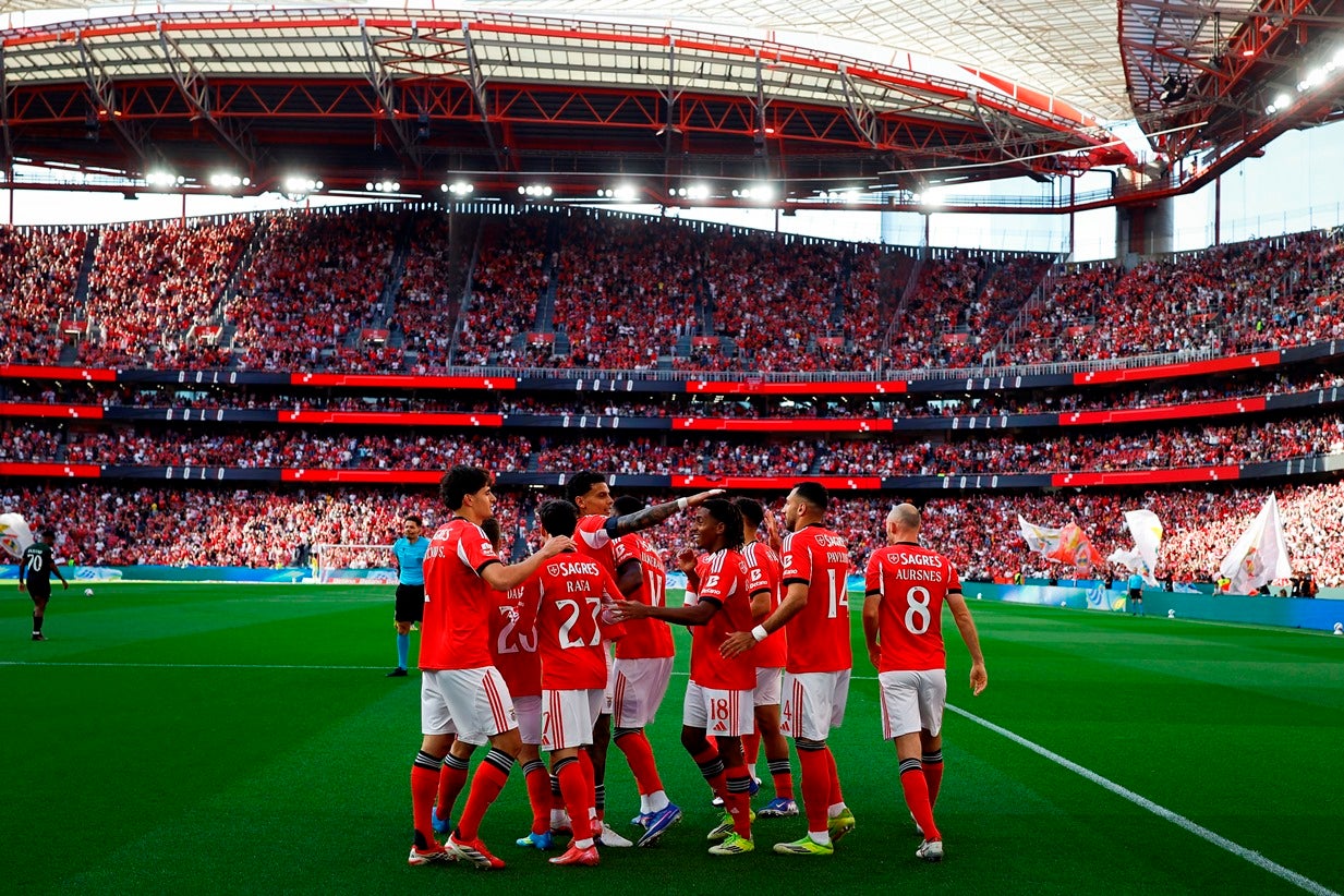 Benfica vence Moreirense e refo�a segundo lugar provis�rio