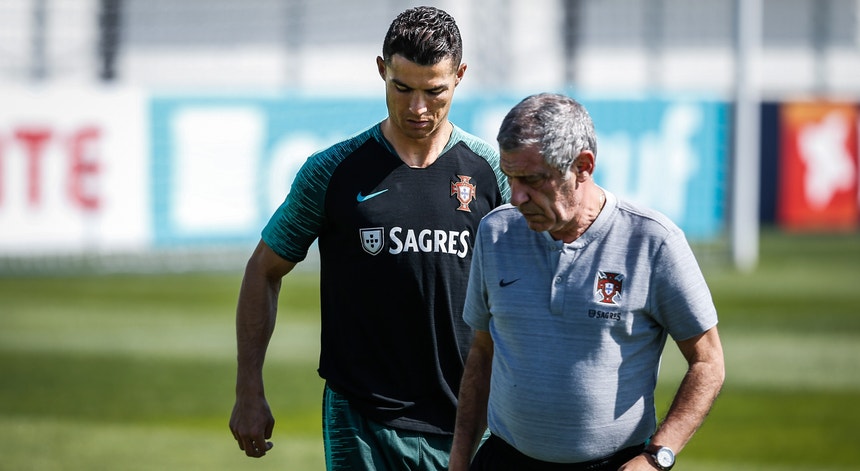 Fernando Santos conta com Cristiano Ronaldo para a Liga das Nações
