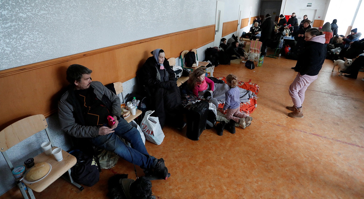  Centro de acolhimento tempor&aacute;rio em Nikolskoye, pr&oacute;ximo da cidade de Mariupol | Foto: Alexander Ermochenko - Reuters 