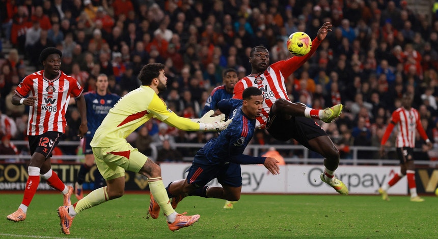 Imagem de Arsenal empata em Sunderland