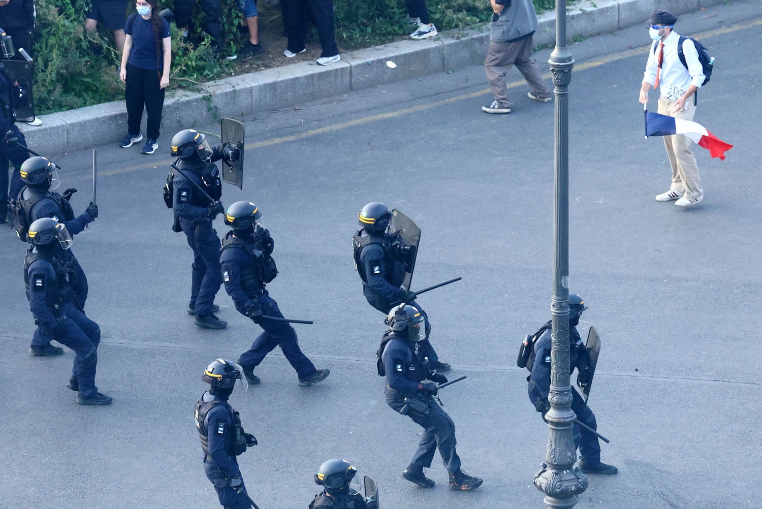 Tens�o nos protestos estudantis em Fran�a. Macron convoca reuni�o de emerg�ncia